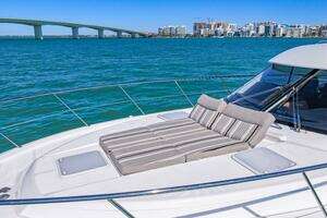 2016 Riviera 5000 Sport Yacht thumbnail 18