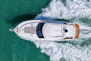 2016 Riviera 5000 Sport Yacht thumbnail 27