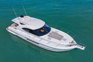 2016 Riviera 5000 Sport Yacht thumbnail 4