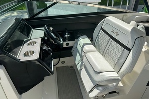 SALES THERAPY 31ft Sea Ray Yacht For Sale