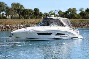 Photo 5934817 for 2021 Regal 33 XO  