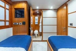 Stbd Guest Cabin Looking Aft