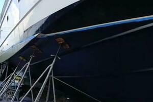 B HAPPY Worth Avenue Yachts