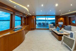 Salon Looking Aft To Stbd Side