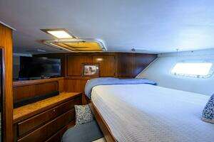 1991 Hatteras 78 Cockpit Motor Yacht thumbnail 8