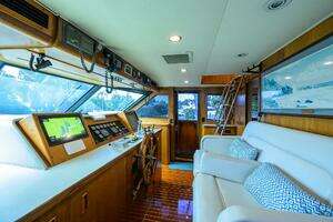 1991 Hatteras 78 Cockpit Motor Yacht thumbnail 33