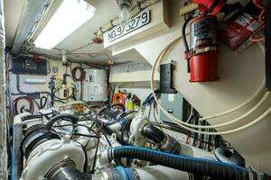 1991 Hatteras 78 Cockpit Motor Yacht thumbnail 16