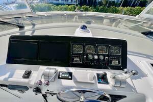 KRISTIN LEE 75’ - Flybridge Helm