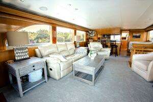 2001 Hatteras thumbnail 3