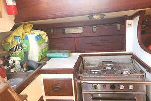 1987 Cape Dory 330 thumbnail 11