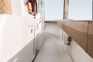 2020 Valhalla Boatworks V37 thumbnail 30