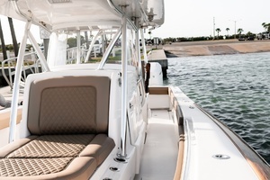 2020 Valhalla Boatworks V37 thumbnail 23