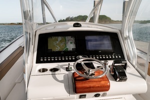 2020 Valhalla Boatworks V37 thumbnail 15