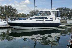 2005 Cruisers Yachts 455 Express Motor Yacht thumbnail 1