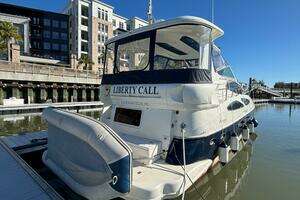 2005 Cruisers Yachts 455 Express Motor Yacht thumbnail 2