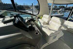 2005 Cruisers Yachts 455 Express Motor Yacht thumbnail 10