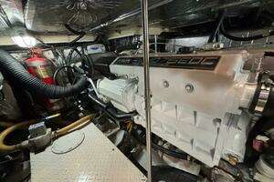 2005 Cruisers Yachts 455 Express Motor Yacht thumbnail 30