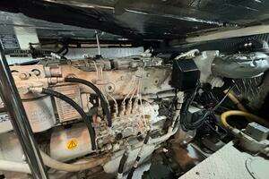 2005 Cruisers Yachts 455 Express Motor Yacht thumbnail 29