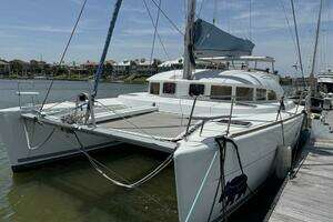 2010 Lagoon 380 thumbnail 1