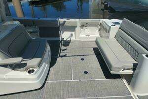 2023 Pursuit S 378 Sport thumbnail 17