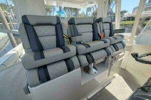 2023 Pursuit S 378 Sport thumbnail 23