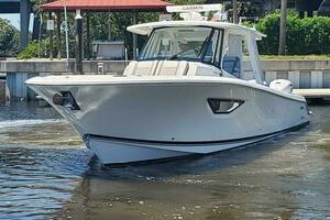 FIJI KAI Worth Avenue Yachts