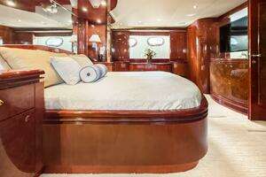 2005 Ocean Alexander 80 motoryacht thumbnail 44