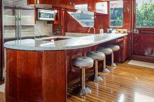 2005 Ocean Alexander 80 motoryacht thumbnail 8