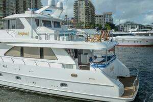 2005 Ocean Alexander 80 motoryacht thumbnail 59