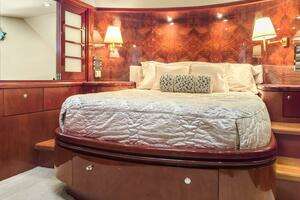 2005 Ocean Alexander 80 motoryacht thumbnail 51