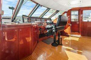 2005 Ocean Alexander 80 motoryacht thumbnail 3