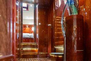 2005 Ocean Alexander 80 motoryacht thumbnail 26
