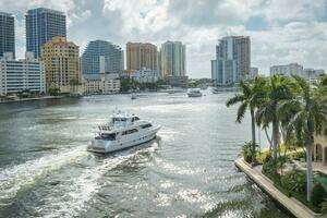 2005 Ocean Alexander 80 motoryacht thumbnail 90