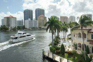 2005 Ocean Alexander 80 motoryacht thumbnail 89