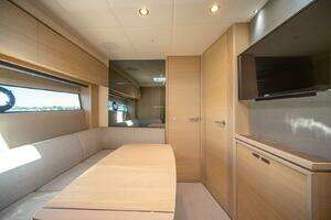 2021 Princess V40 thumbnail 22