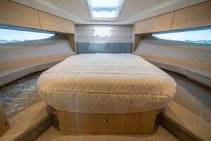 2021 Princess V40 thumbnail 27