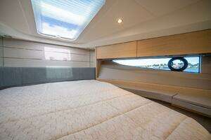 2021 Princess V40 thumbnail 28