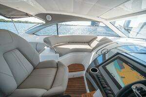 2021 Princess V40 thumbnail 18