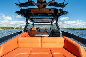 2022 Vanquish Yachts VQ45 thumbnail 15