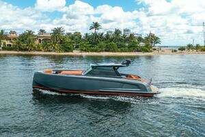 2022 Vanquish Yachts VQ45 thumbnail 2