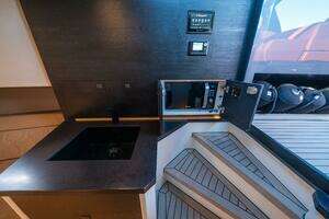 2022 Vanquish Yachts VQ45 thumbnail 30