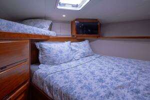 1998 Viking 58 Convertible thumbnail 37