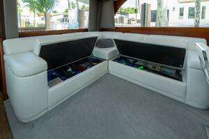 1998 Viking 58 Convertible thumbnail 43