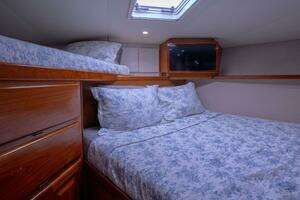 1998 Viking 58 Convertible thumbnail 35