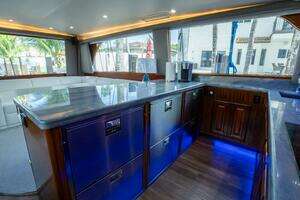 1998 Viking 58 Convertible thumbnail 15