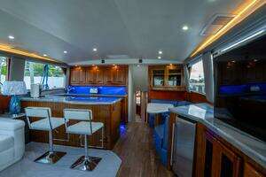 1998 Viking 58 Convertible thumbnail 10