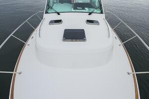 Hinckley 40X Renie Vie- Bow