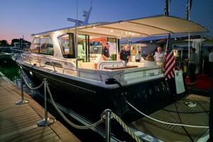 Photo 5937803 for 2027 Sabre 51 Salon Express  