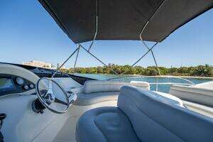 2001 Azimut 46 thumbnail 30