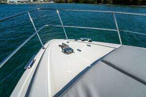 2001 Azimut 46 thumbnail 38